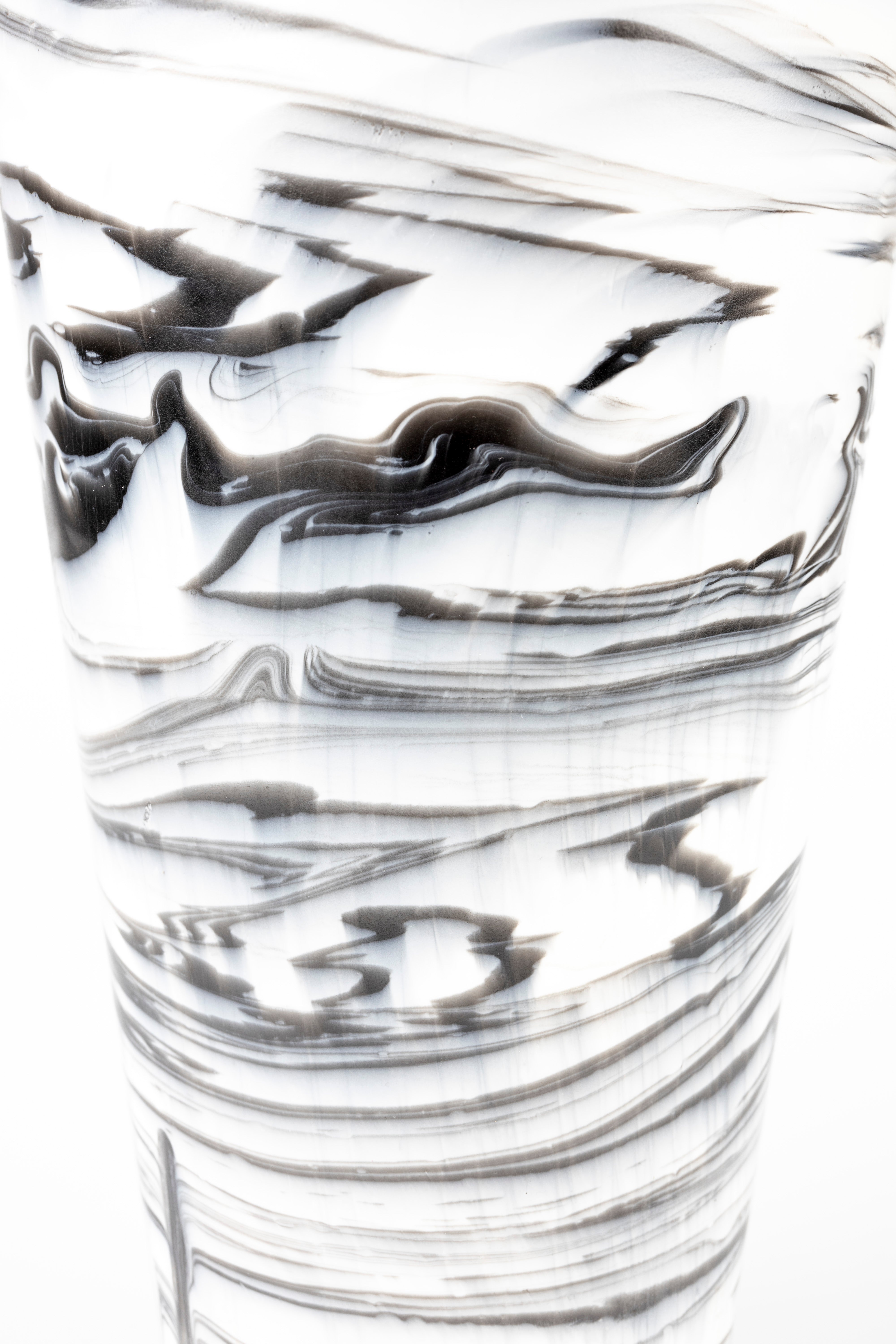 Vase Conic S Black/White